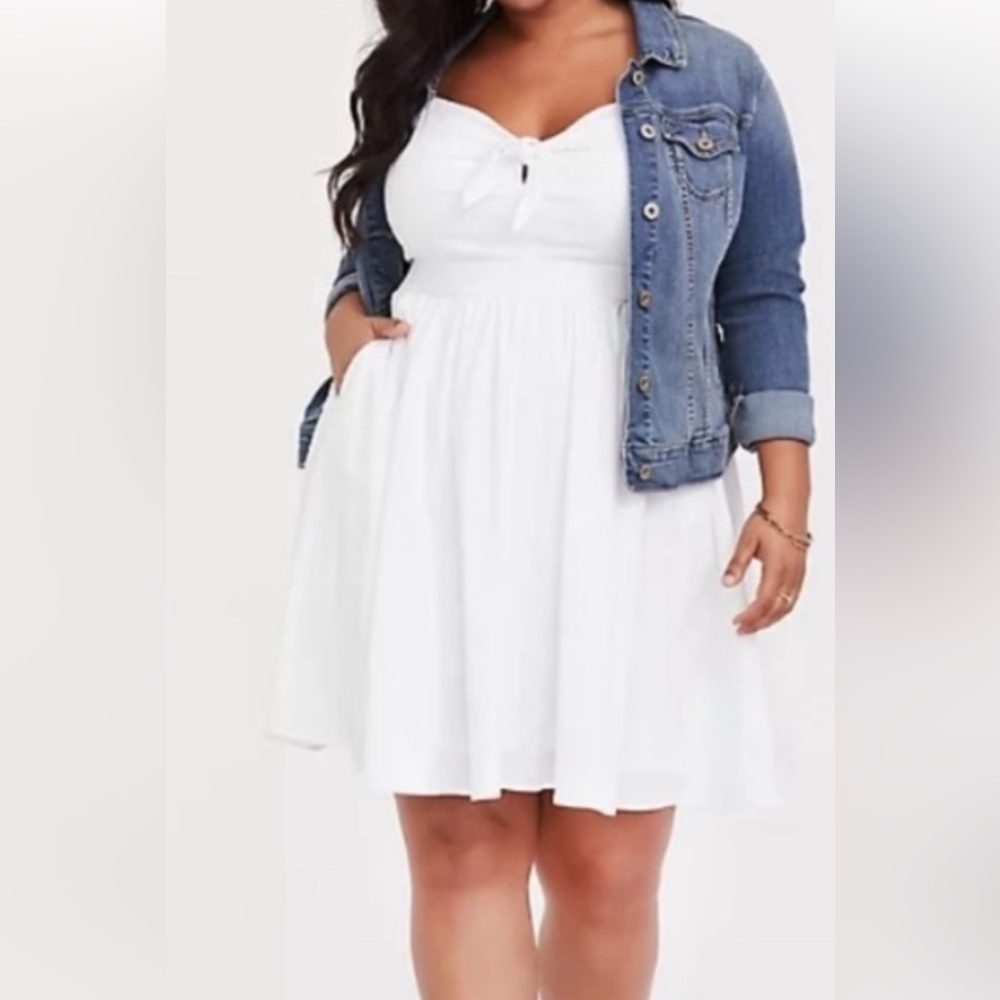 Torrid white tie front skater dess